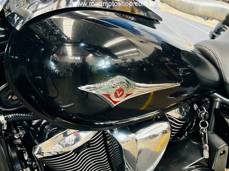 Vulcan 900 preta 2012_5