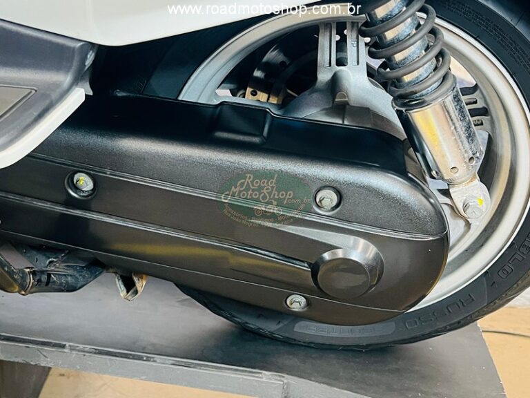 BURGMAN 650 BRANCA_7