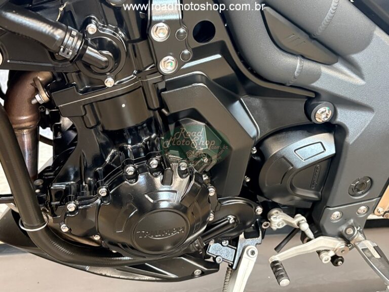 Triumph 1050 branca_6