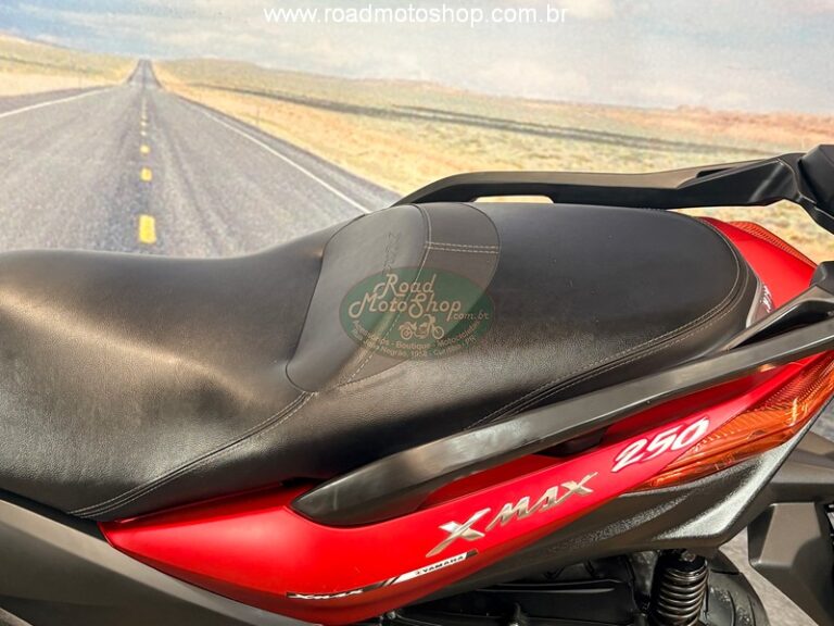 XMAX 250 Vermelha 2021_10